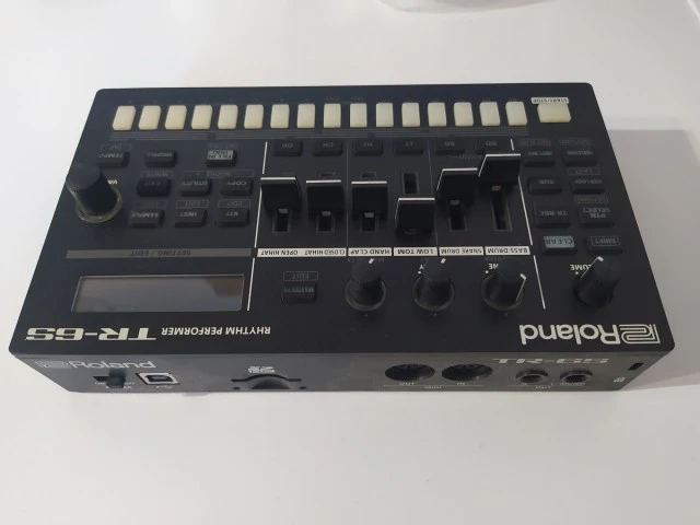 Roland TR-6S