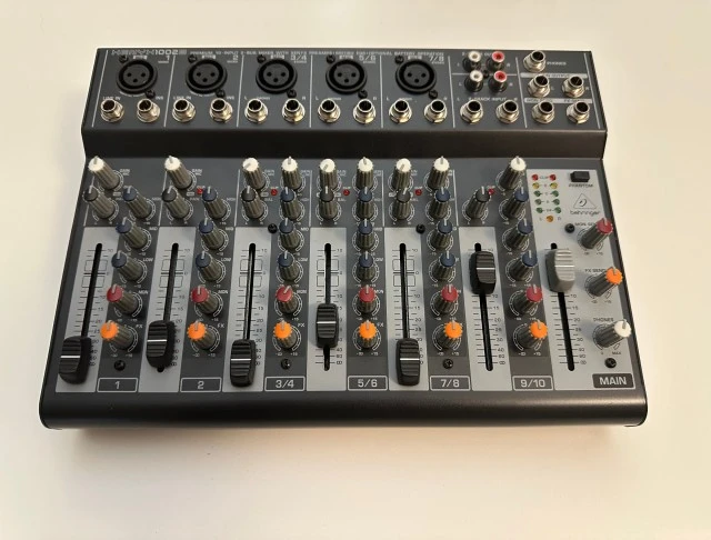 Μίκτης Behringer Xenyx 1002