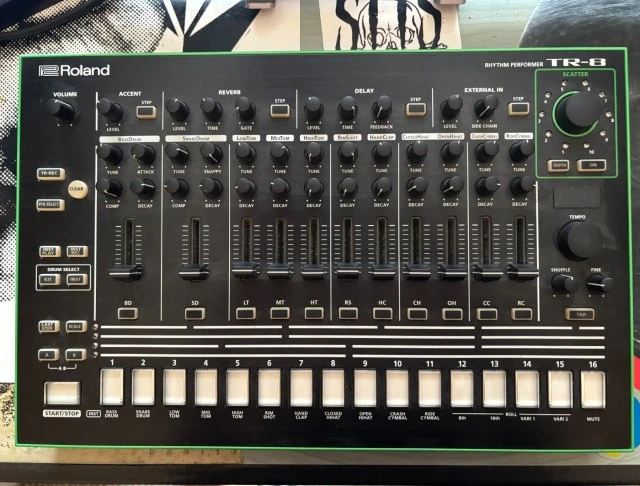 Roland AIRA TR-8