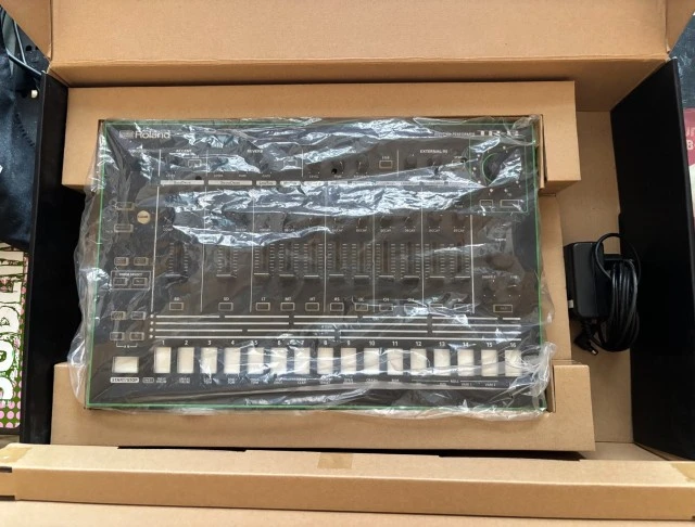 Roland AIRA TR-8