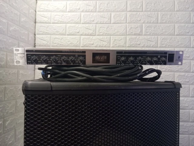 Behringer MIC2200 V2 Λαμπάτος Προενισχυτής Mic/line 2 Κ