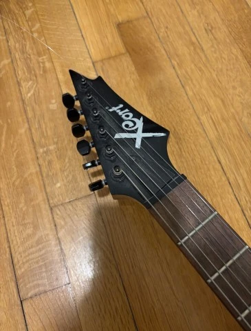 Cort X-2 VN + items 