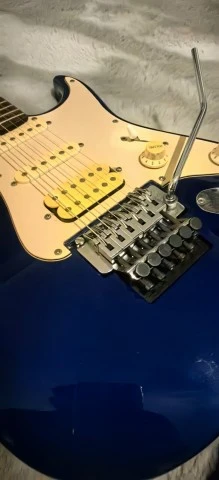 Fender Squier Stagemaster HSS + Fander Frontman 15W