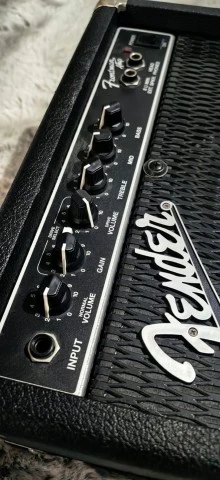 Fender Squier Stagemaster HSS + Fander Frontman 15W