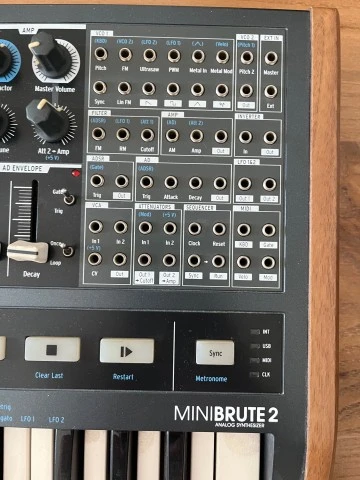 Arturia MiniBrute 2