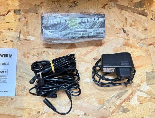 Τροφοδοτικό για πετάλια Caline CP-05
