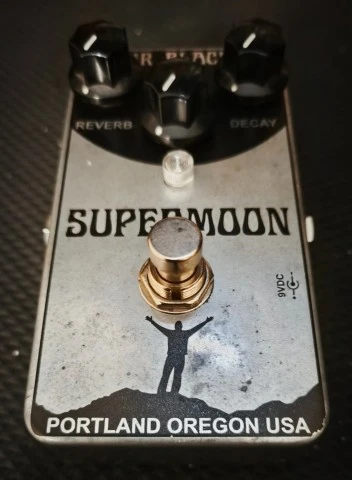 Mr. Black Supermoon Chrome 