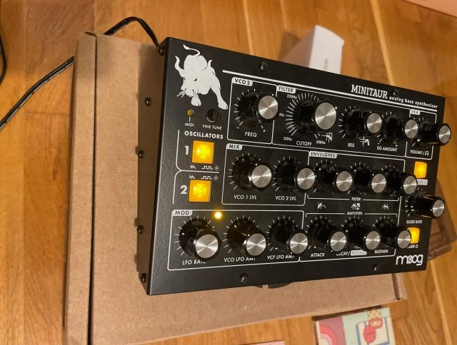 Moog Minitaur (Made in USA) + Decksaver
