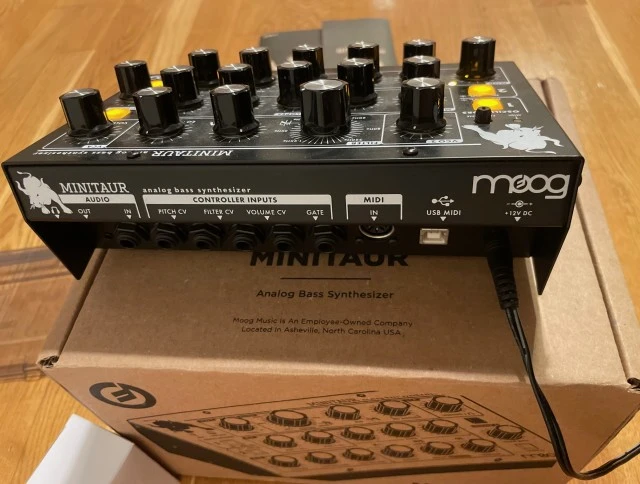 Moog Minitaur (Made in USA) + Decksaver