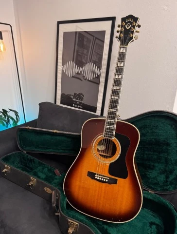 Guild D55 2002 