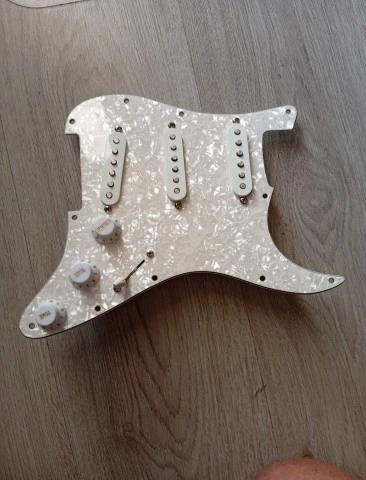 Fender Stratocaster MIM Ceramic Pickups