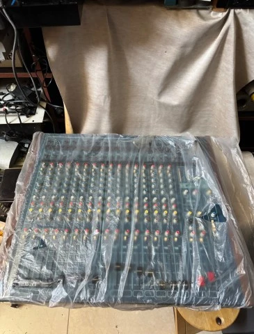 Vintage Αναλογική Κονσόλα Μίξης Allen &amp; Heath SR-16