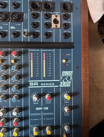 Vintage Αναλογική Κονσόλα Μίξης Allen &amp; Heath SR-16