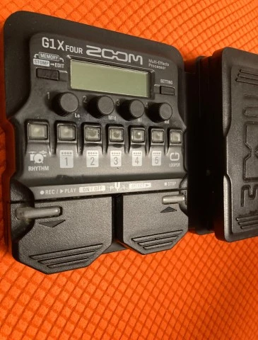 Zoom G1X four guitar multi effects pedal