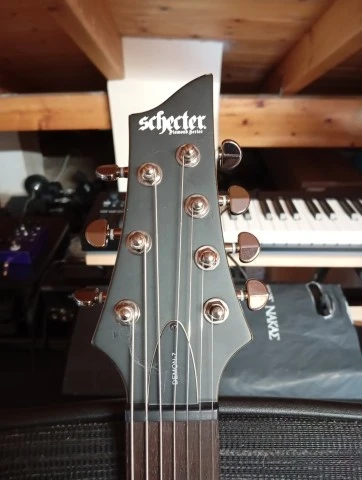 Schecter Demon 7