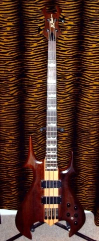 ΖΗΤΕΊΤΑΙ B.C. Rich Beast ή Warlock 