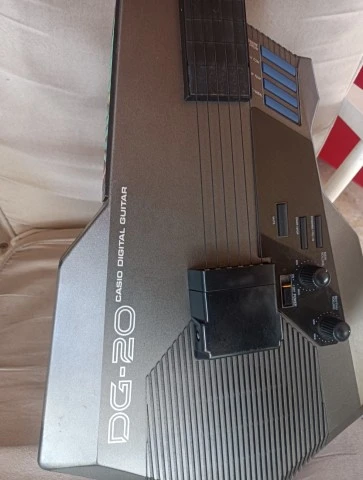Casio DG-20 Digital Guitar 