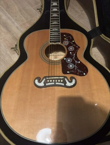 Epiphone EJ-200