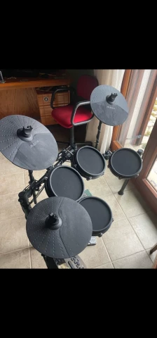 Alesis Nitro Mesh Kit Drum Set