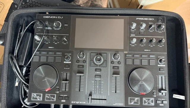 Denon DJ Prime GO με θήκη