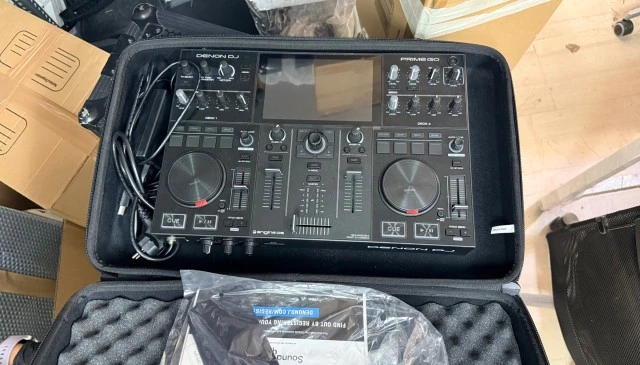 Denon DJ Prime GO με θήκη
