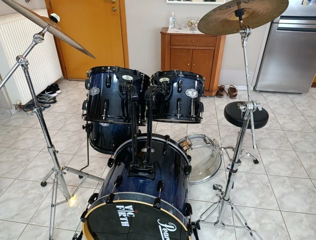 Pearl drum set