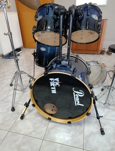 Pearl drum set