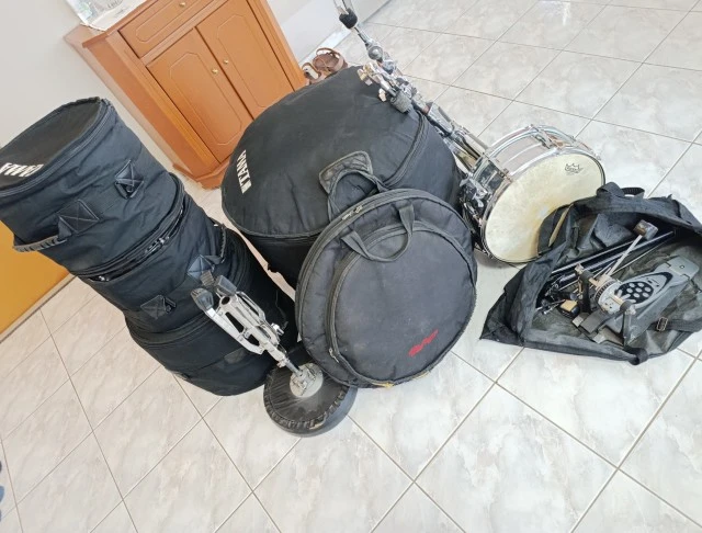 Pearl drum set