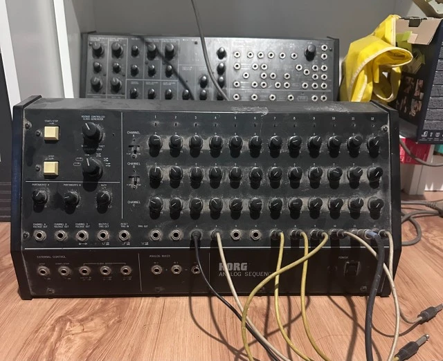 Korg MS-20 analogue synthesizer & sequenser SQ-10