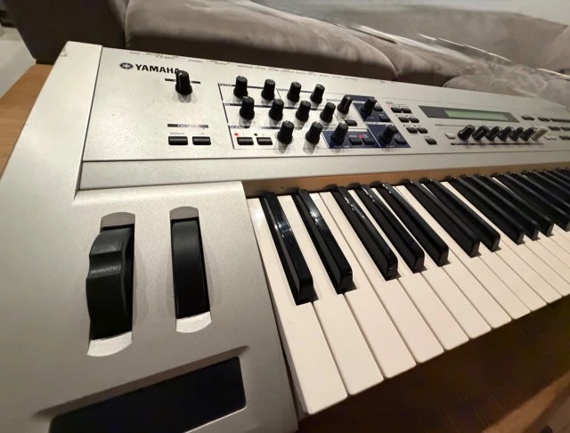 Yamaha CS6x