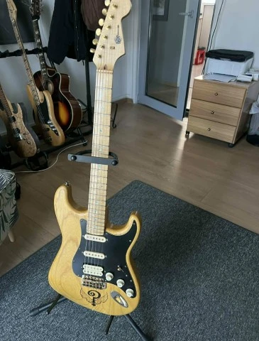 Dukas Custom Stratocaster (Harry Hausel HSS)
