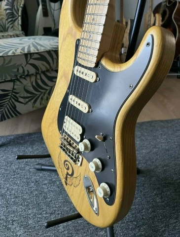 Dukas Custom Stratocaster (Harry Hausel HSS)