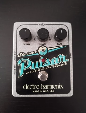Electro-Harmonix Stereo Pulsar Tremolo