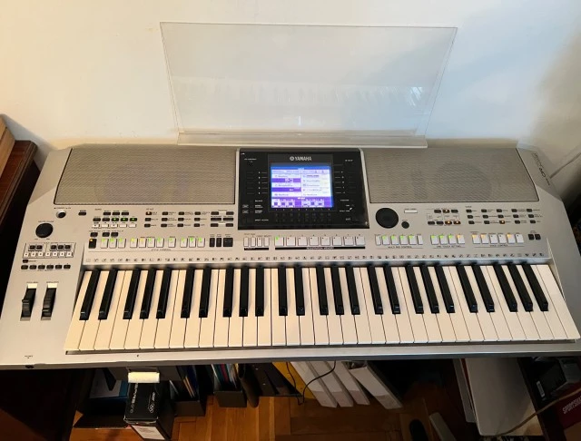 Yamaha PSR-O700