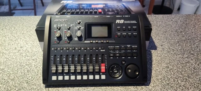 Zoom R8 Multitrack Recorder