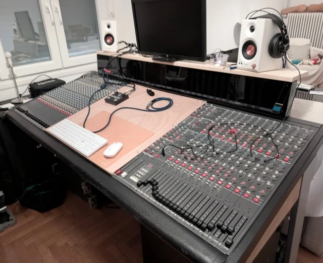 Studio bundle (Mixer, studio monitors, Display etc)