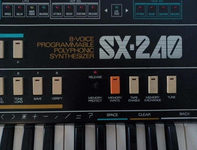  Kawai SX-240 8-voice polyphonic analog synthesizer