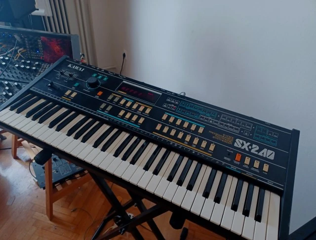  Kawai SX-240 8-voice polyphonic analog synthesizer