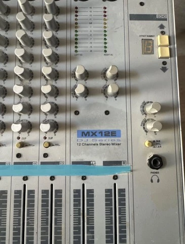 αυτοενισχυόμενος μίκτης Acustica MX12E + Ενισχ