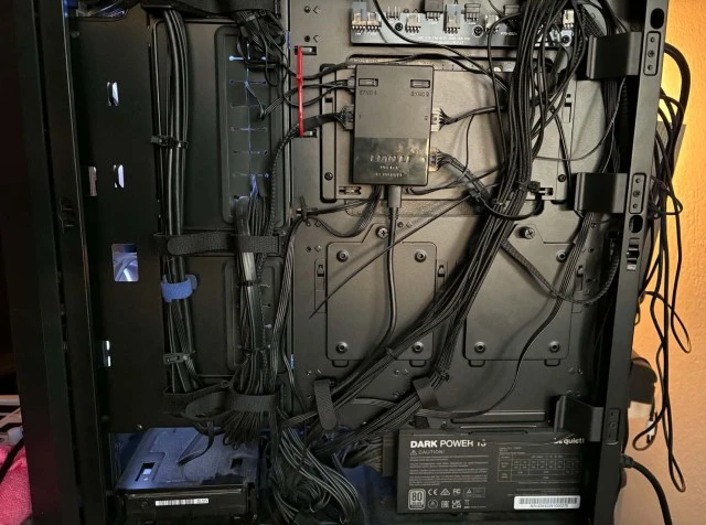 Desktop PC tower με Intel 13600K