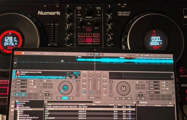 Numark Mixtrack Platinum FX + Virtual dj + θήκη 