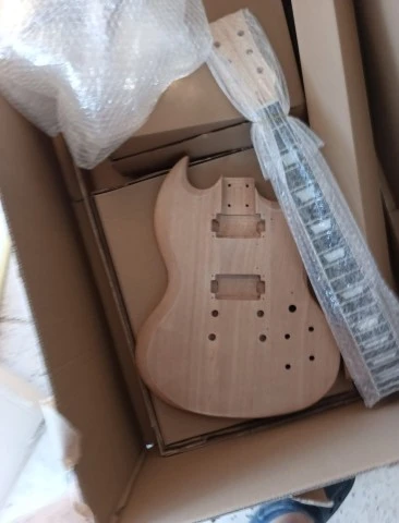 Harley Benton SG Kit