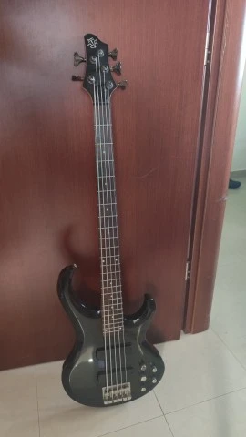 Ibanez BTB305 5χορδο