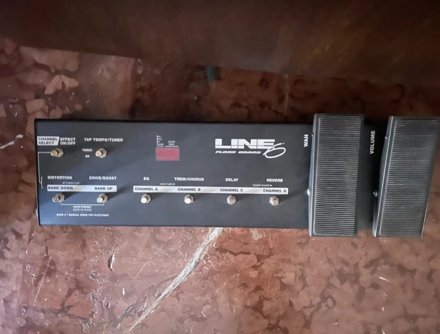 Line 6 Flextone II Plus + Flextone Cab + Floorboard