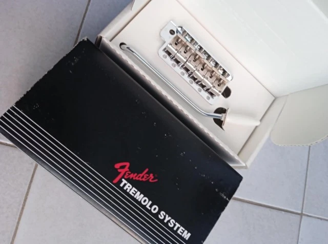 Fender Tremolo System (for 57/62 Vintage Strat)