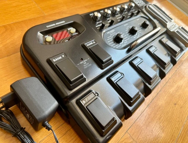 LINE 6 Floor POD Plus Guitar Multi Effects Processor