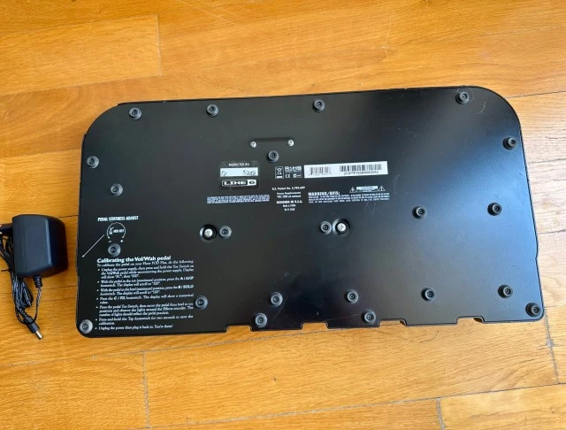LINE 6 Floor POD Plus Guitar Multi Effects Processor