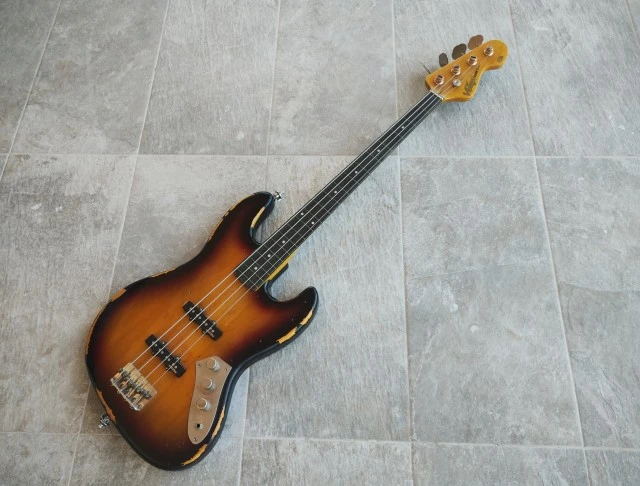 Vintage V74 ICON Fretless