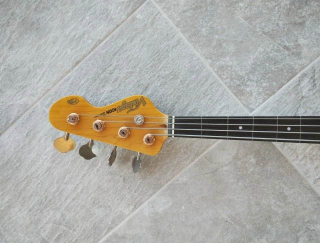 Vintage V74 ICON Fretless