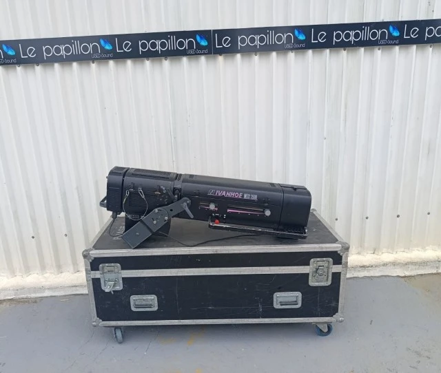 Robert Juliat Ivanhoe CAD900 Follow spot+Flight Case 